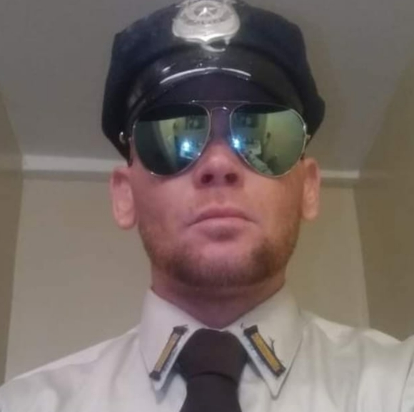 Meet your Posher, Aaron - Picture 8 of 8